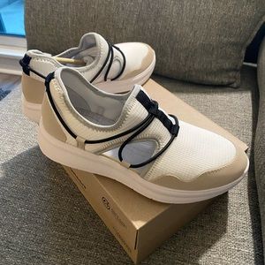 Clarks Cloudsteppers - US7 - NWT